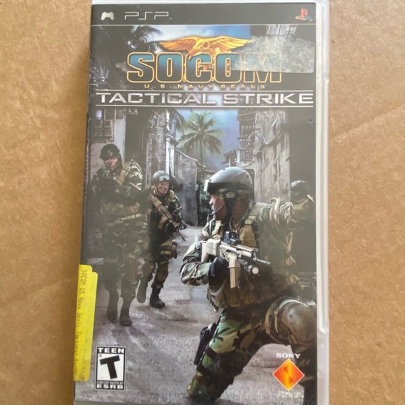 PSP SOCOM Tactical strike video game & PSP Domino UMD movie. - Picture 2 of 6